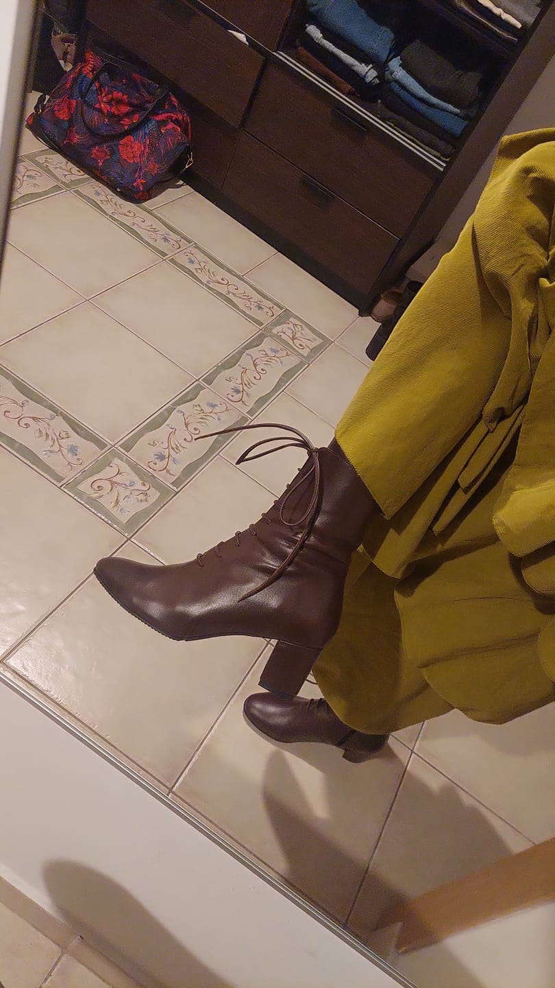 Customer photo review of Botine Touch of Passion Nude
