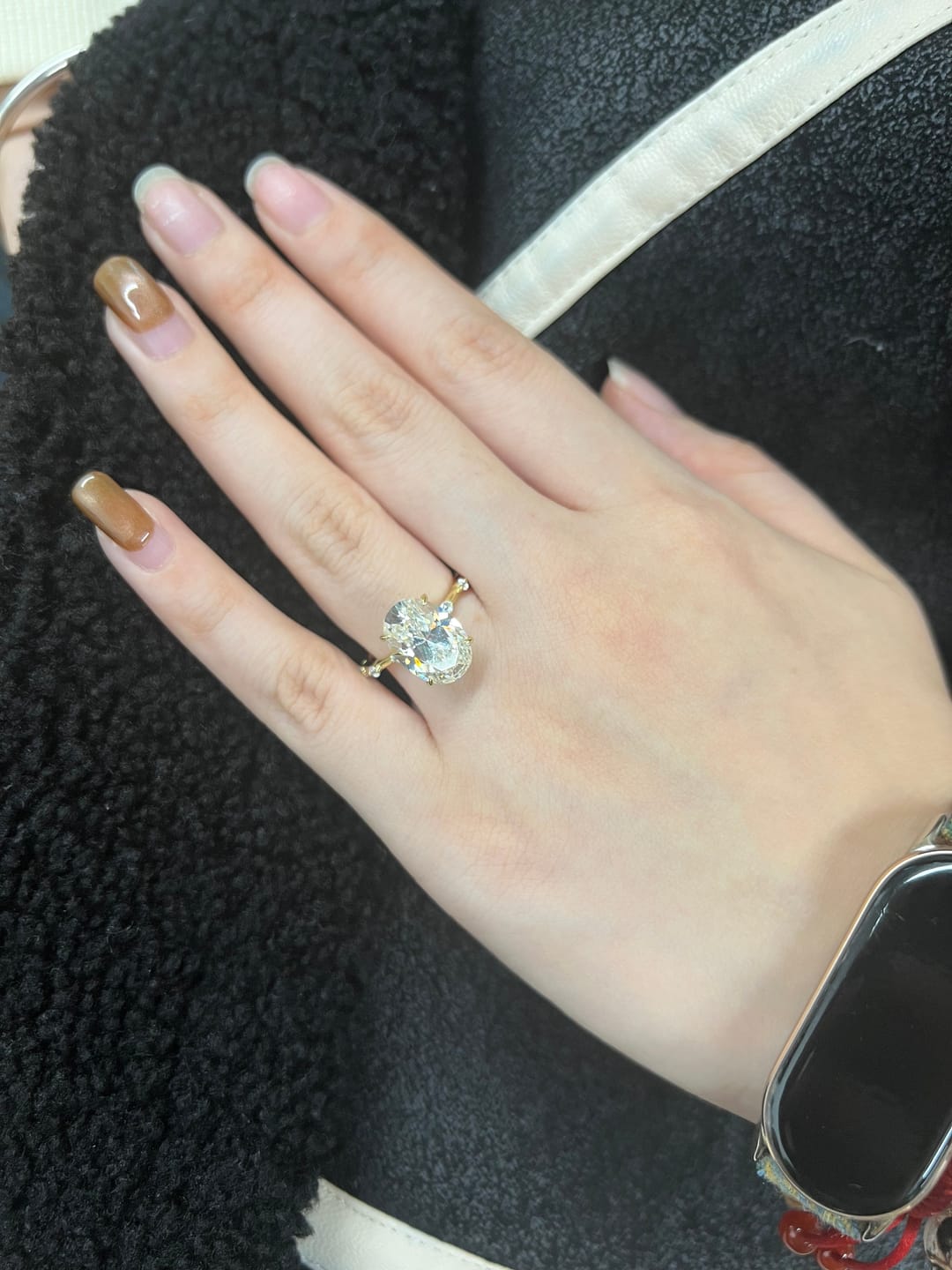 Customer photo review of S925 Yellow Gold 5.5Ct Oval Cut Engagement Ring In Sterling Silver