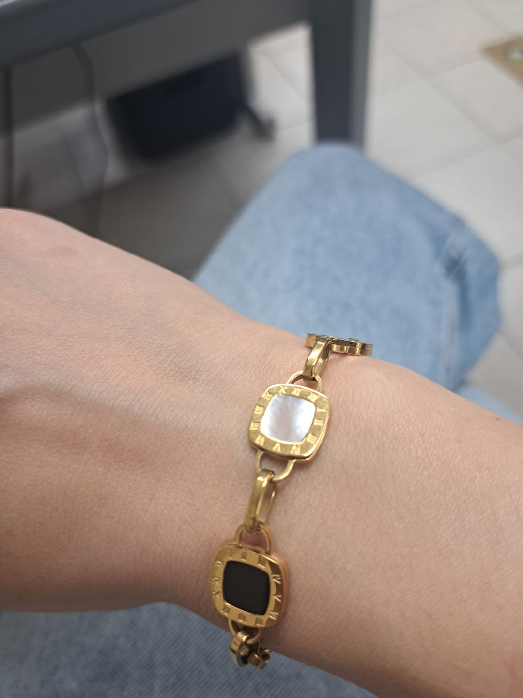 Customer photo review of Pulseira Mono Quadrada Banhado em Ouro 18k