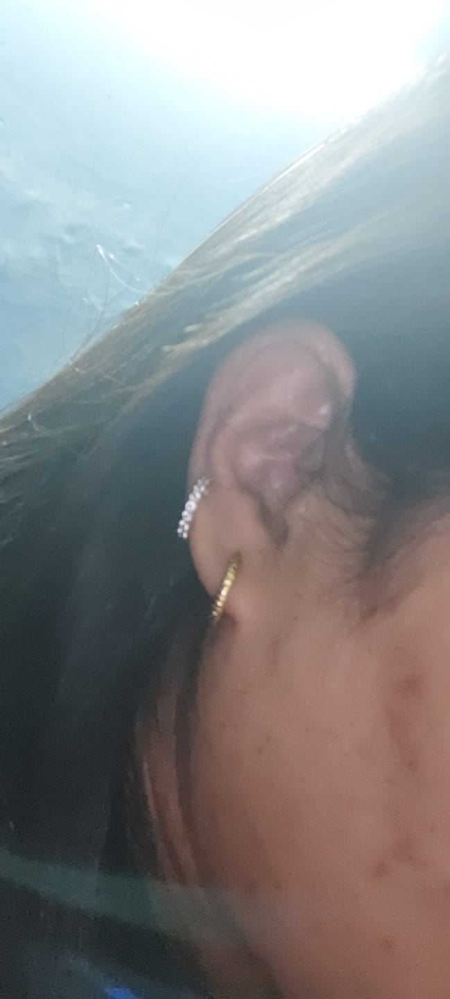 Customer photo review of Textura Luxe Hoops