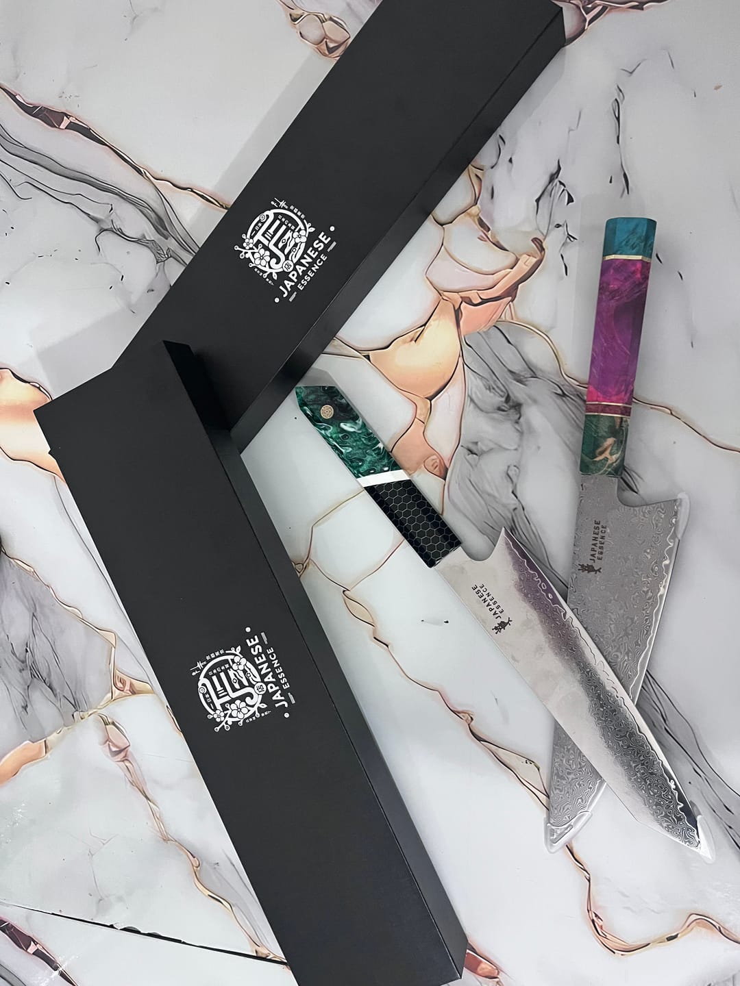 Customer photo review of Cutit Kiritsuke 20 cm din Otel Damasc cu Maner Dragon’s Eye