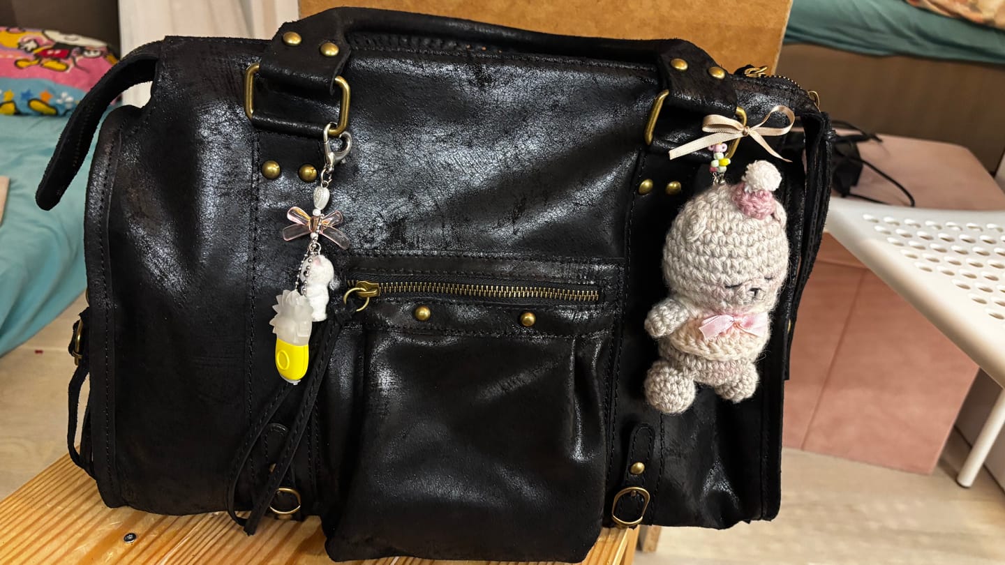 Customer photo review of It girl bag black