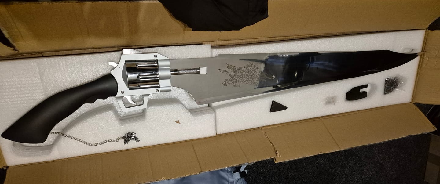 Customer photo review of Final Fantasy VIII - NEW Superior Squall Gunblade