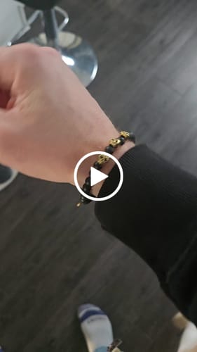 Customer video review of 6mm Skull Bridge Stretch Bead Bracelet