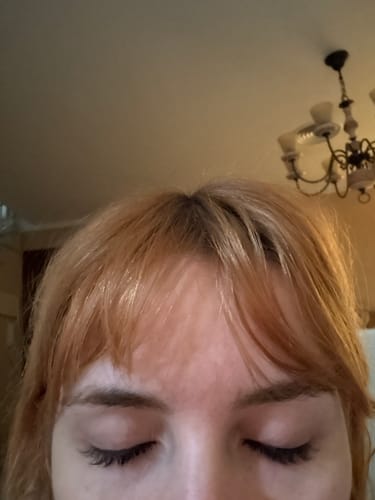 Customer photo review of KosmaLash® | Sérum Crecimiento & Anticaída