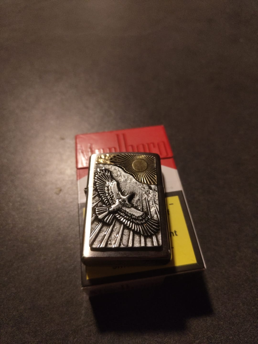 Customer photo review of Zippo Feuerzeug Eagle Sun Fly