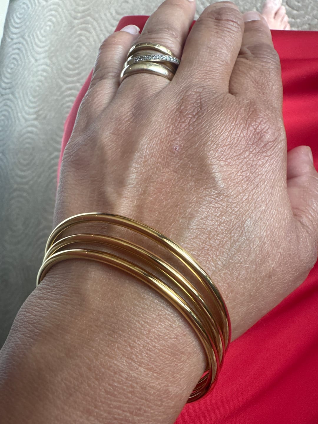 Customer photo review of Boxed 3 pcs Solid Golf Bangle 3mm Set in Gold