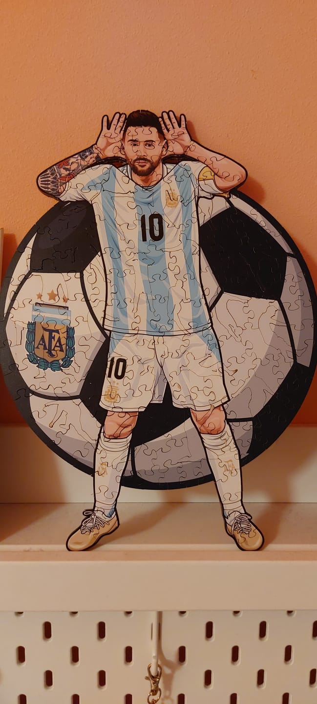 Customer photo review of Lionel Messi - Wooden Puzzle
