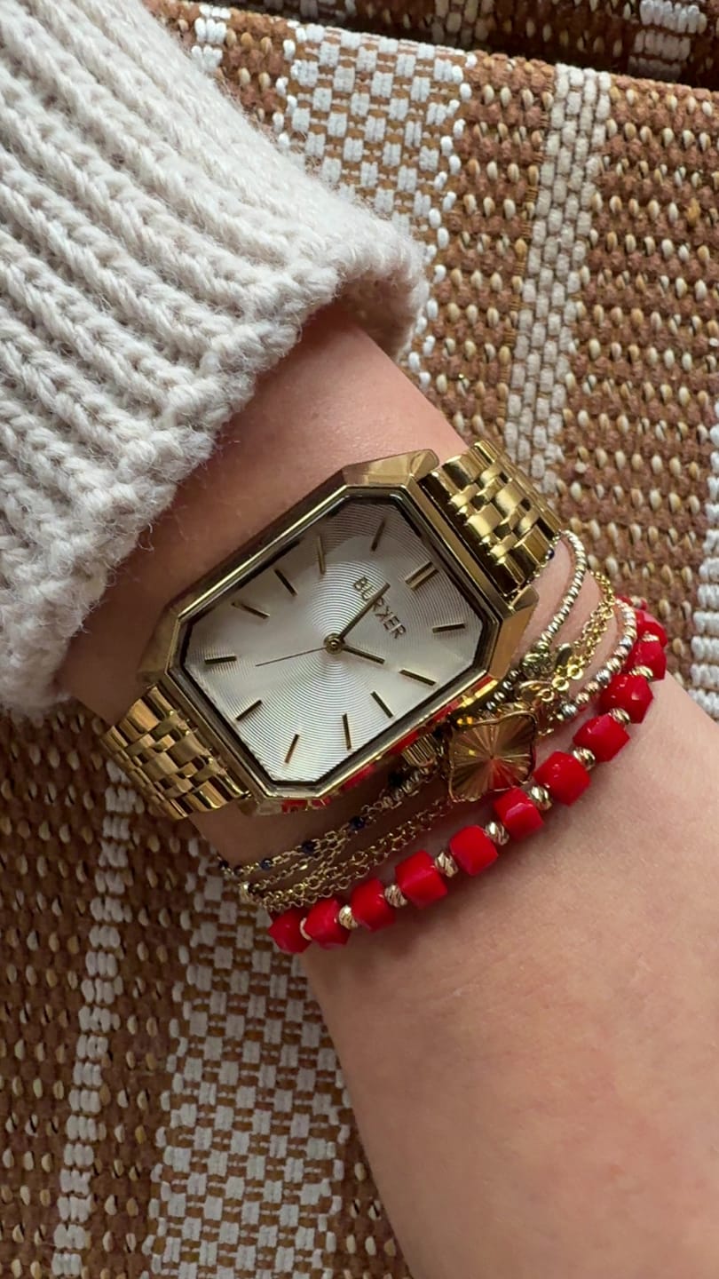 Customer photo review of Flora Gold Bracelet