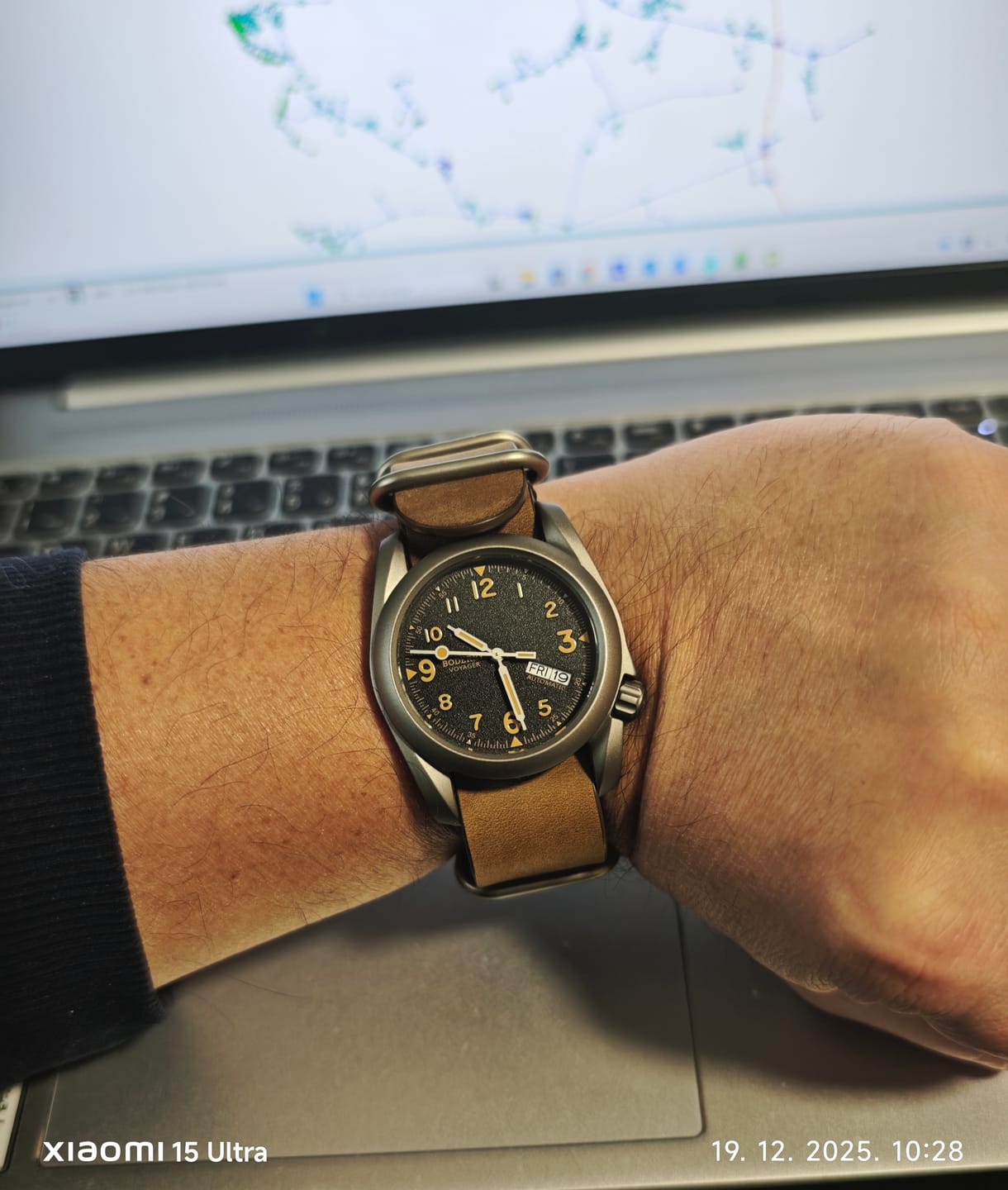 Customer photo review of VOYAGER - 100M Waterproof Titanium Automatic Field Watch | Volcanic Gray-bracelet