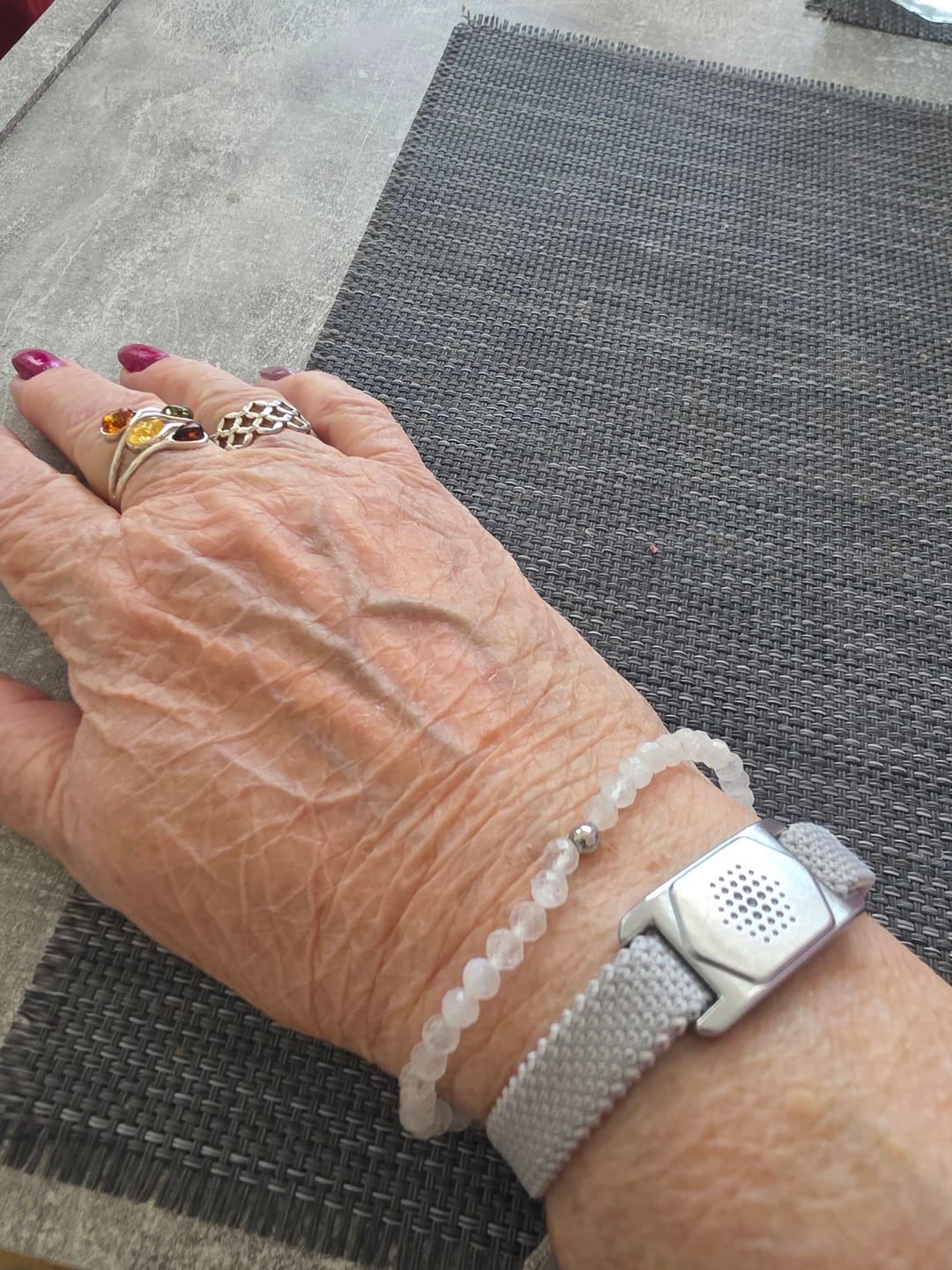 Customer photo review of Mondstein Armband - Naturperlen