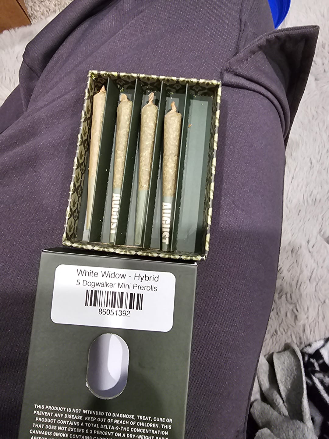 Customer photo review of 5 Dogwalker Mini Prerolls