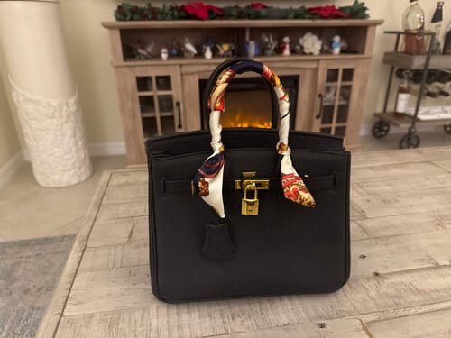 Customer photo review of LALUVA Warkin Leather Bags