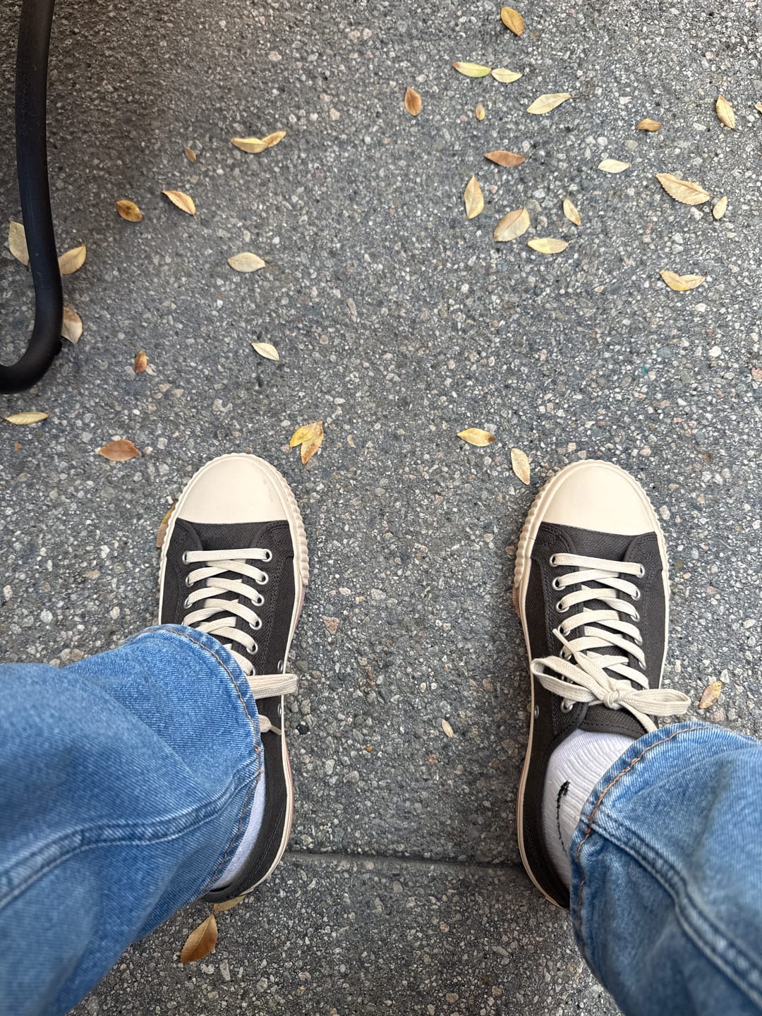 Customer photo review of Center Low-Top Black/Biscotti