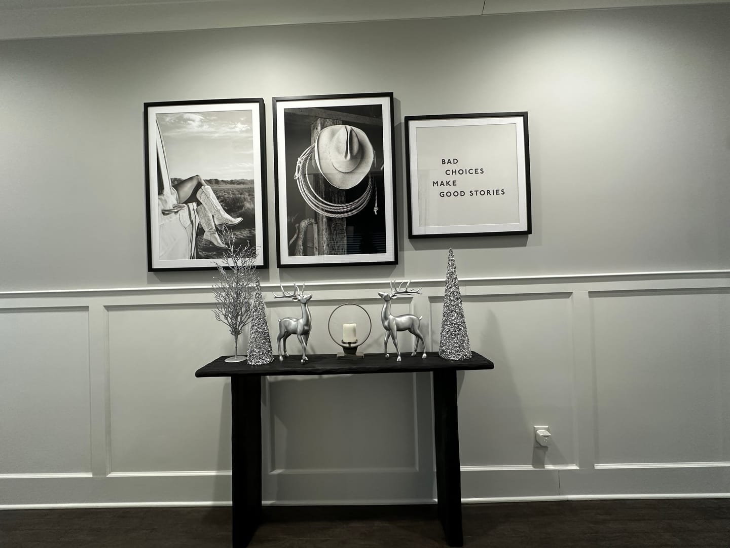 Customer photo review of Wander West Black & White