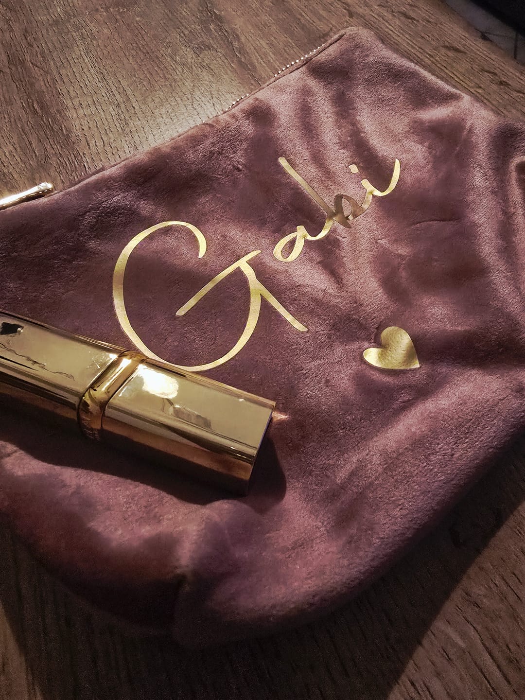 Customer photo review of Meine Kosmetiktasche - Personalisierte Samt Kosmetiktasche für MakeUp und Kosmetika mit Namen