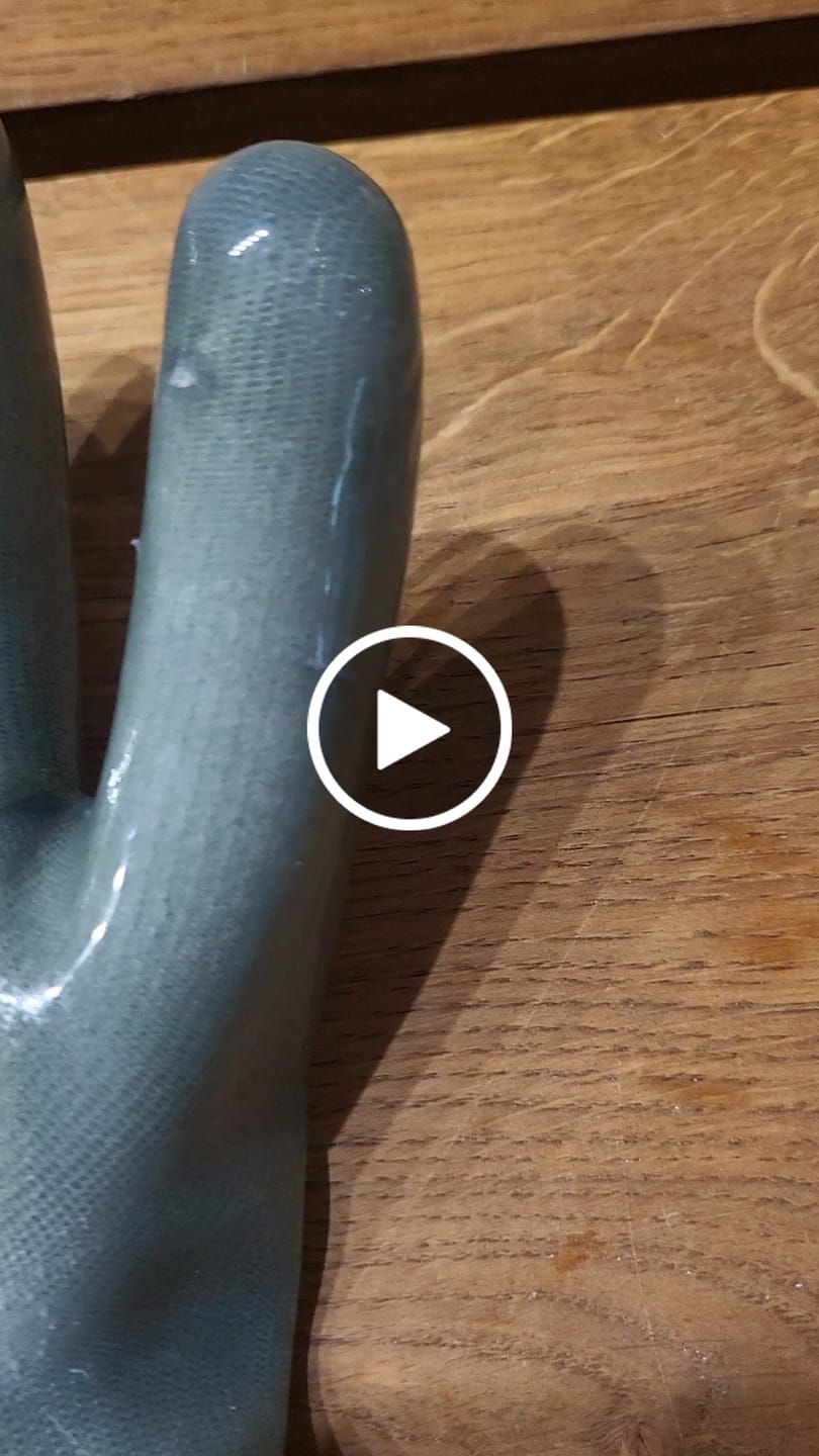 Customer video review of HEATPRO Hitzehandschuhe