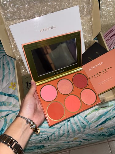 Customer photo review of PALETA DE RUBORES ATEMPORAL | MAKEUP EXPERT
