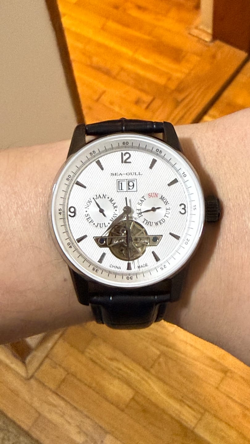 Customer photo review of Skeleton | Flywheel | Complete Calendar | Week Display | 43mm