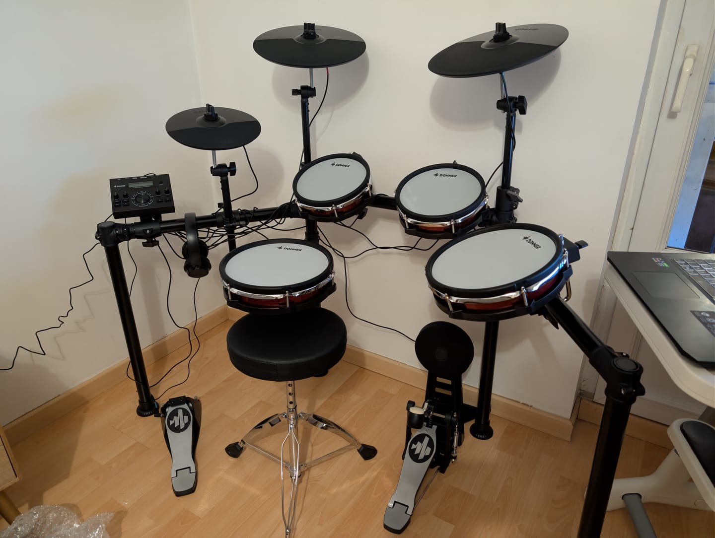 Customer photo review of Donner DED-200Max Batteries Electroniques