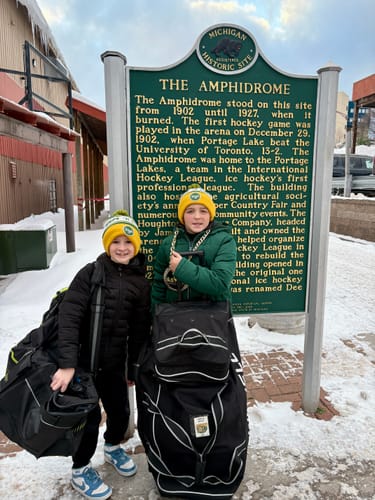 Customer photo review of Snipe 'N Celly Pom Beanie