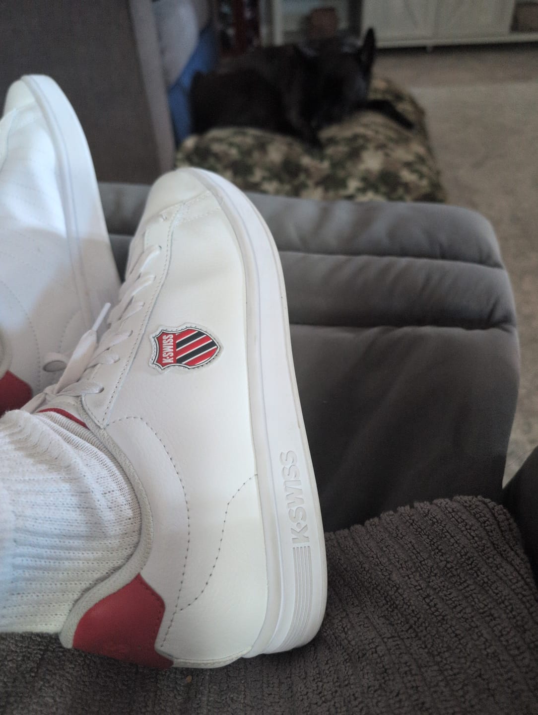 Customer photo review of 04412-128-M | COURT SHIELD II | WHITE/PEACOAT/MARS RED