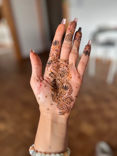 Customer photo review of Henna Cone (20g) Single