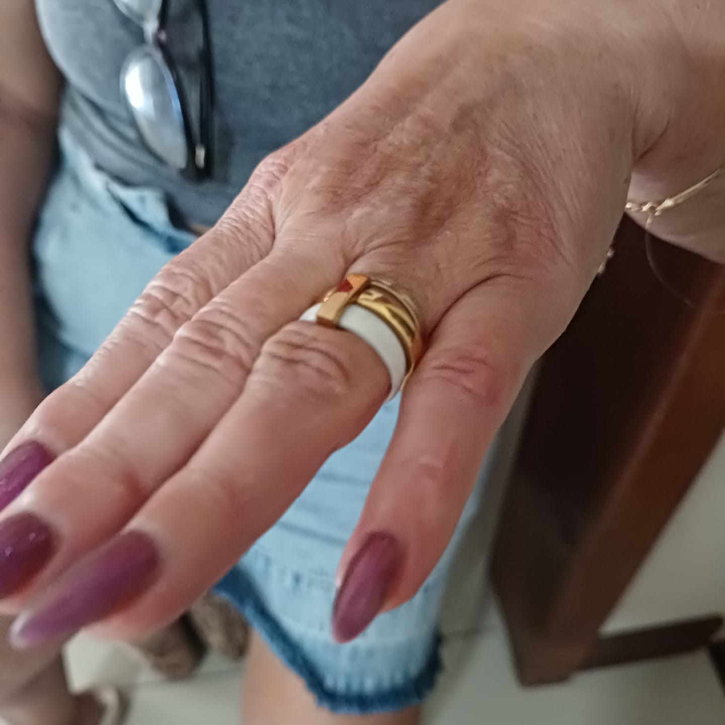 Customer photo review of Anel Camadas Rich Banhado em Ouro 18K