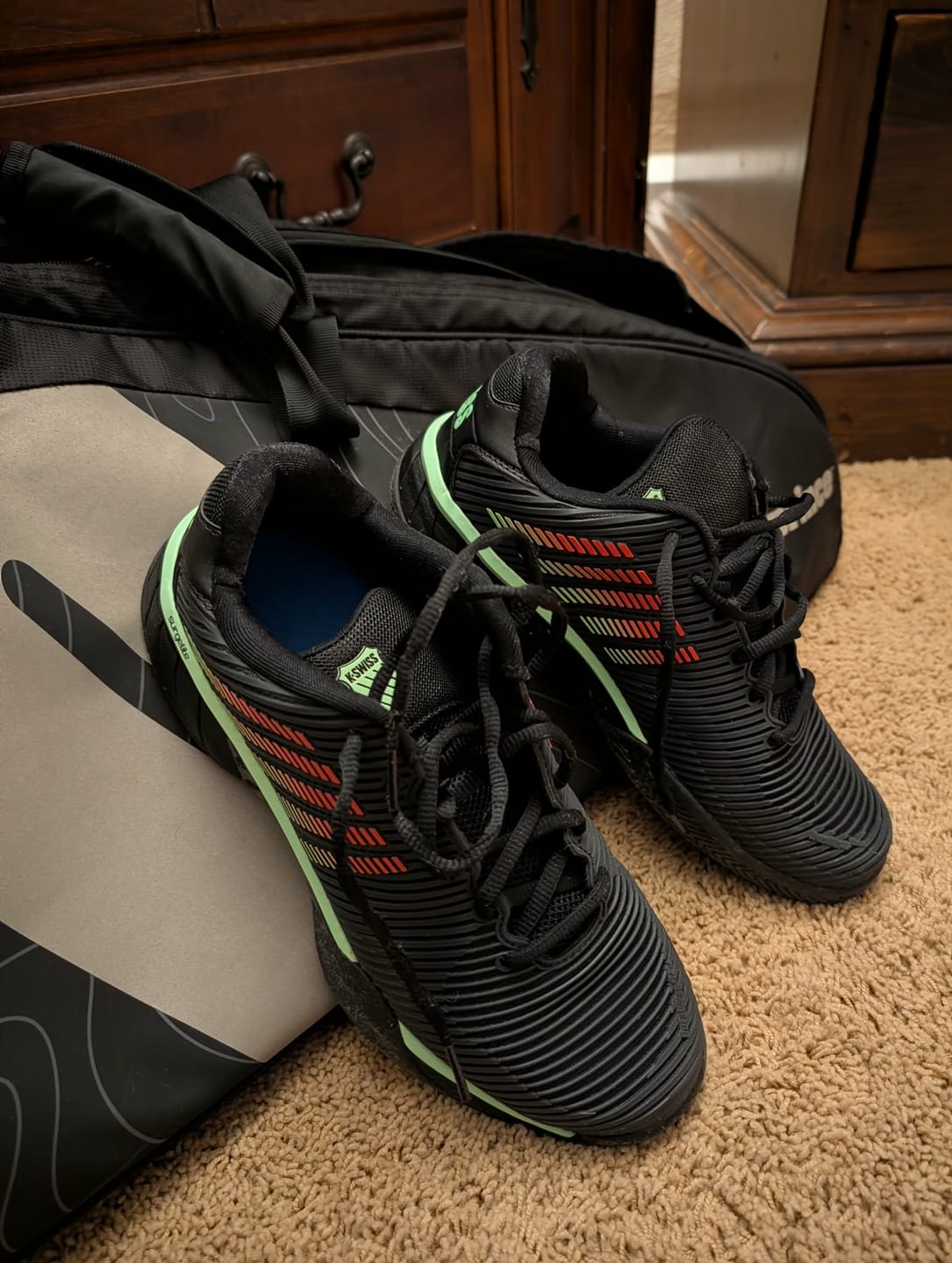 Customer photo review of 06613-011-M | HYPERCOURT EXPRESS 2 | BLACK/SOFT NEON GREEN/NEON LAVA