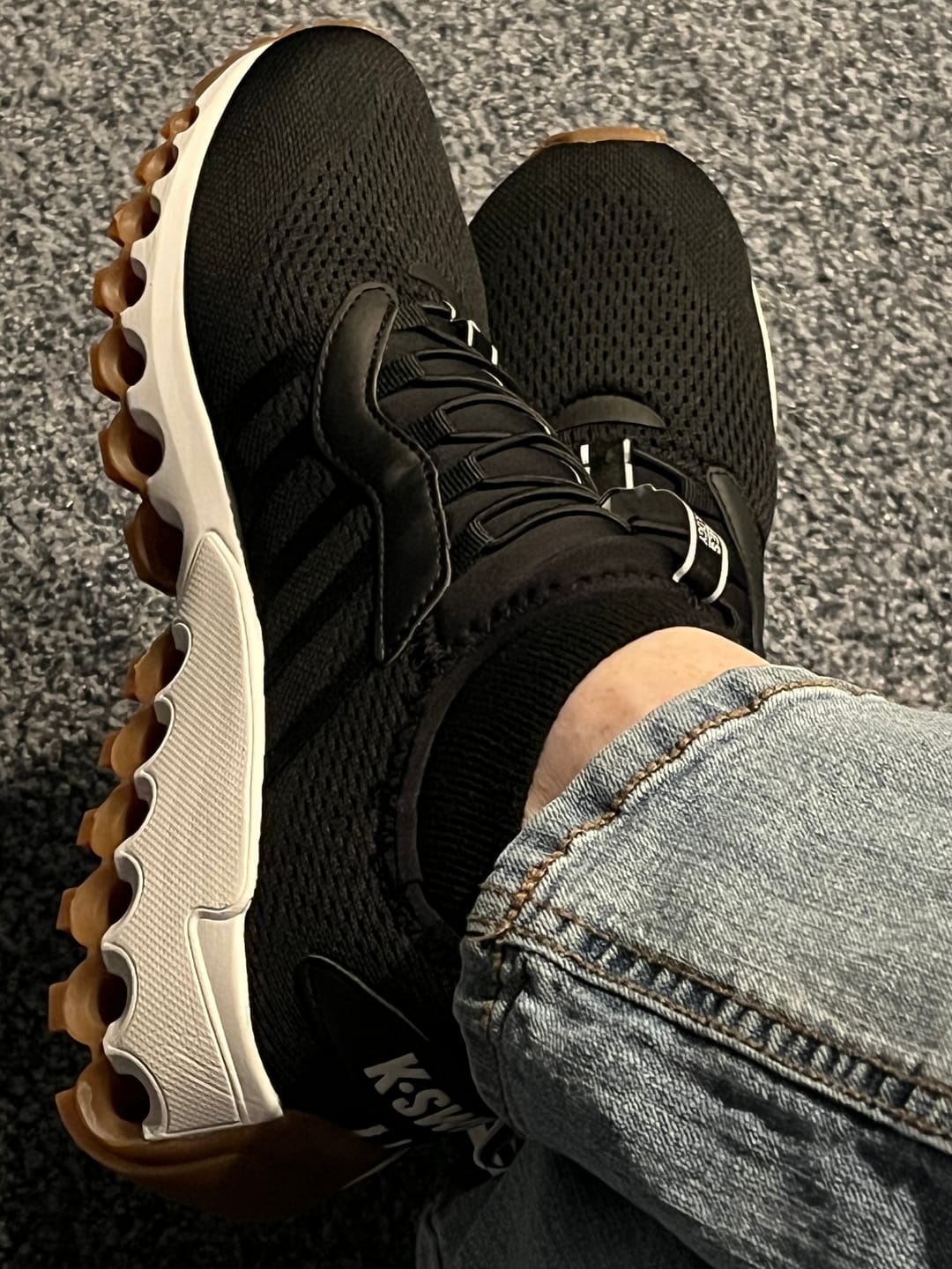 Customer photo review of 99085-049-M | TUBES SLIP-ON | BLACK/WHITE/GUM