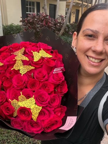 Customer photo review of Red & Hot Pink Rose Bouquet