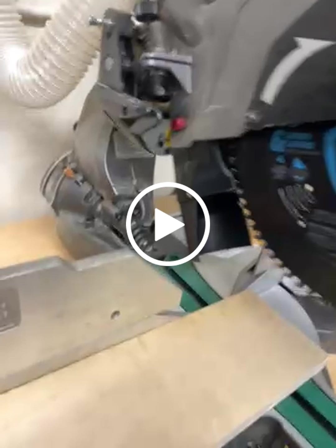 Customer video review of Metabo/Hitachi 12" Miter Saw Dust Collection Chute