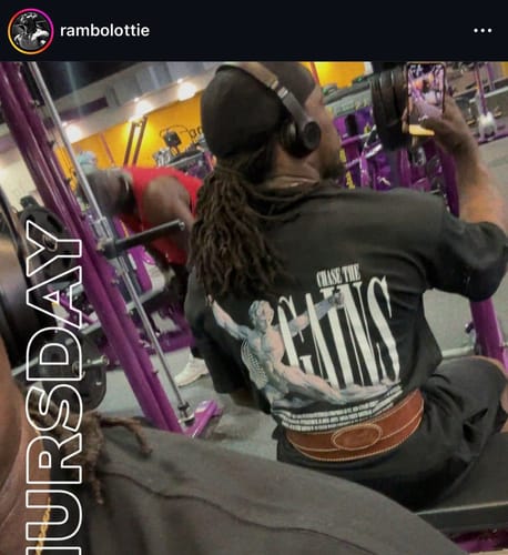 Customer photo review of boxy t-shirt (chase the gains)