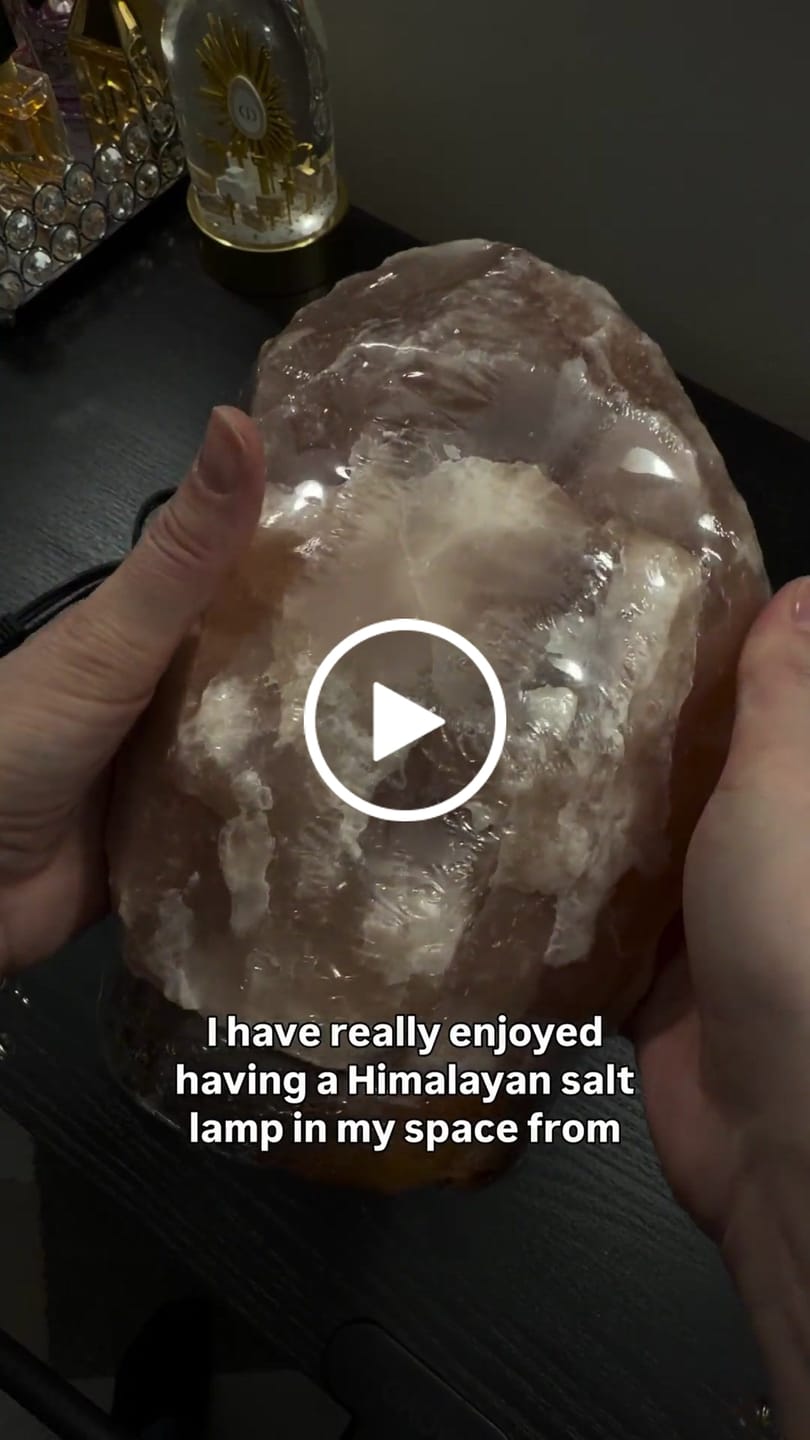 Customer video review of Natural Pink Himalayan Salt Lamp 9-11 Lbs