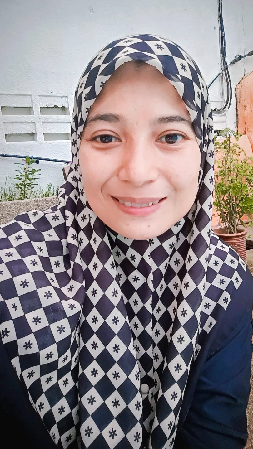 Customer photo review of Monogram Square (Black)