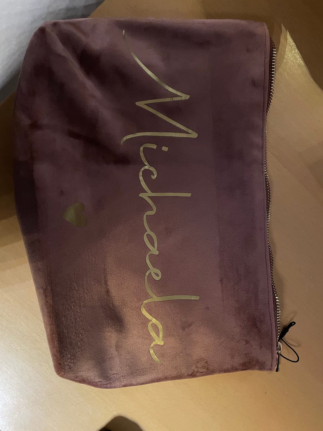 Customer photo review of Meine Kosmetiktasche - Personalisierte Samt Kosmetiktasche für MakeUp und Kosmetika mit Namen