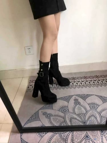 Customer photo review of Vintage platform ankle boots