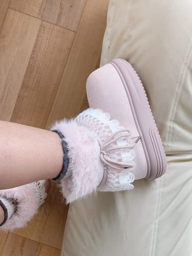 Customer photo review of Lace-Lined Snow Boots
