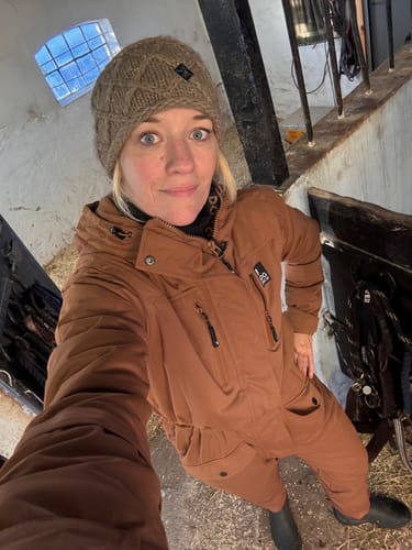 Kundeanmeldelse med foto af Jumpsuit 2.0 | Caramel | Patience