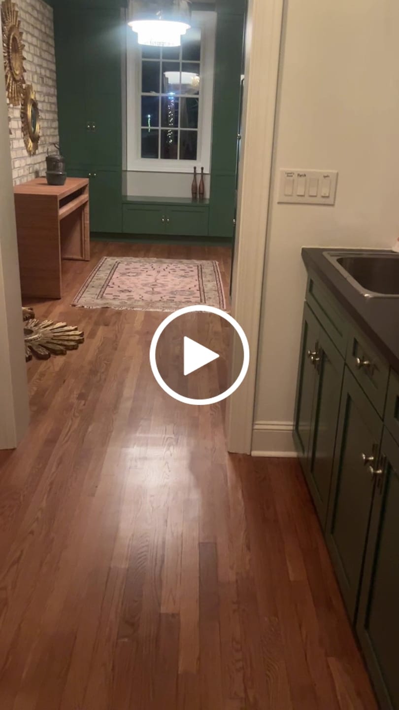 Customer video review of Pink, Olive and Beige Traditional Vintage Heriz Serapi Wool Rug
