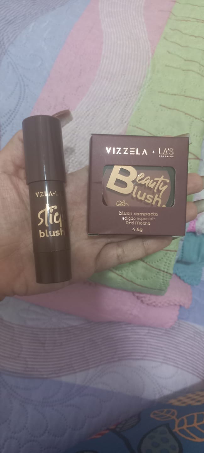 Customer photo review of Kit Blushes Red Mocha Vizzela + La's