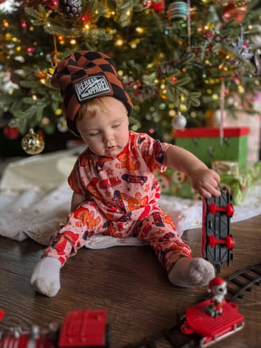 Customer photo review of Beanie in Smoke + Spice