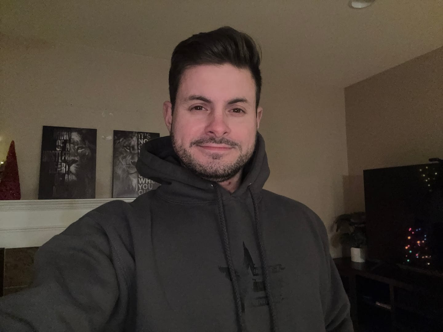 Customer photo review of Men's Hard days Hoodie