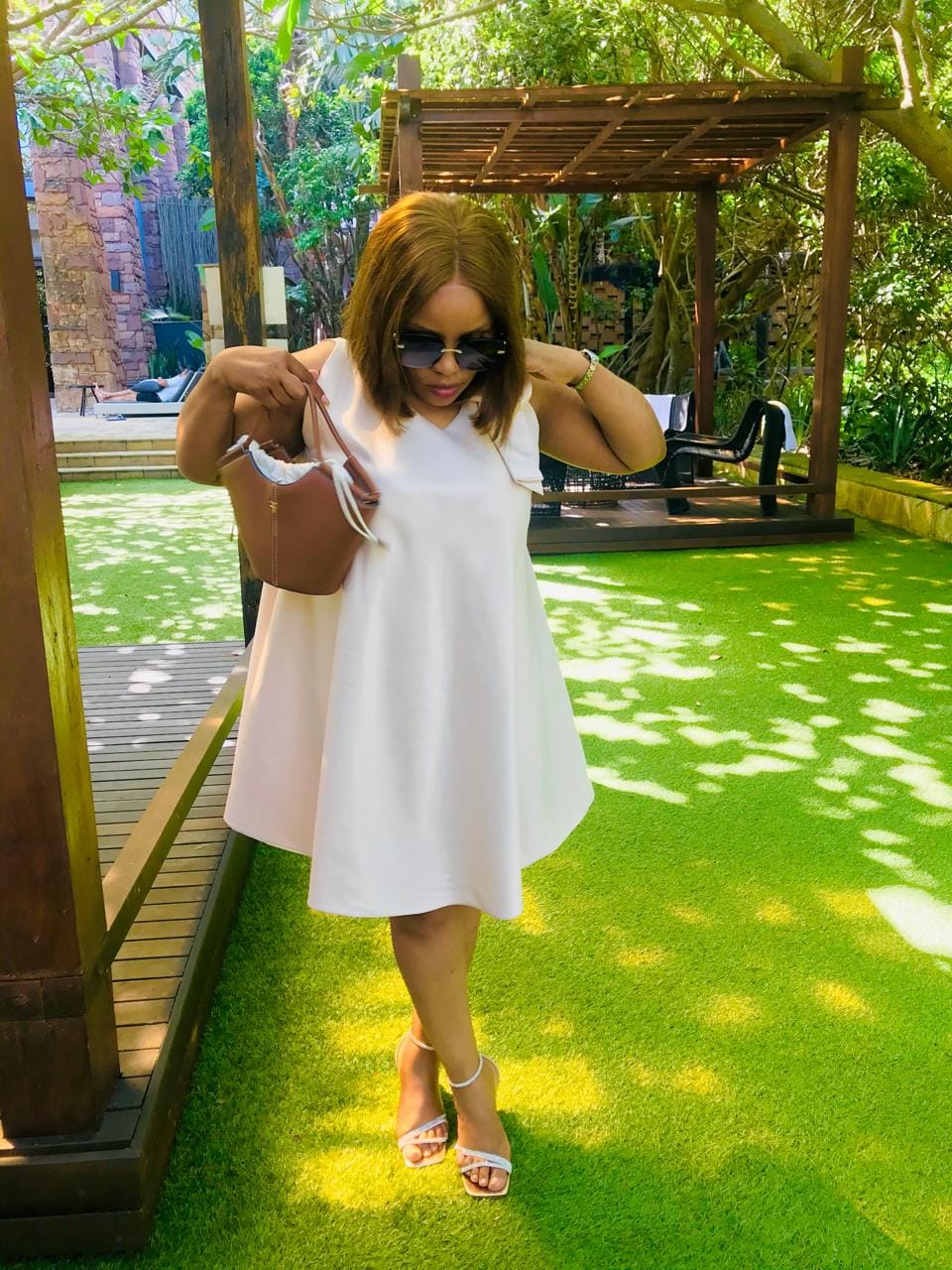 Customer photo review of Double Drawn Light Brown Glueless 5 X 5 Lace Bob Wigs