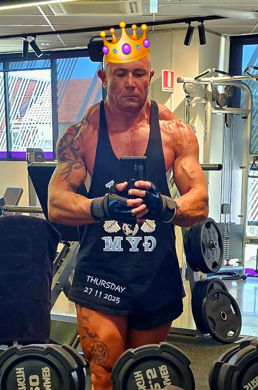 Customer photo review of GORILLA LEGACY STRINGER