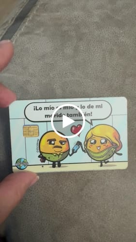 Customer video review of Lo Mío es Mío y lo de mi Marido También - Sticker para Tarjeta de Crédito