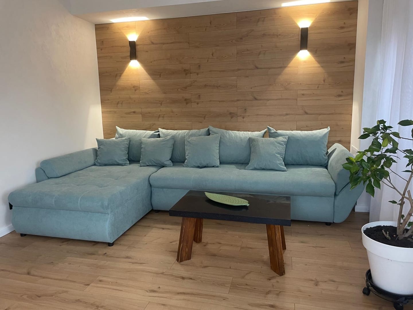 Customer photo review of Colțar extensibil dumonde cu ladă de depozitare si sezut confortabil din spuma HR, Loana XL Enjoy Mint 335x185 cm