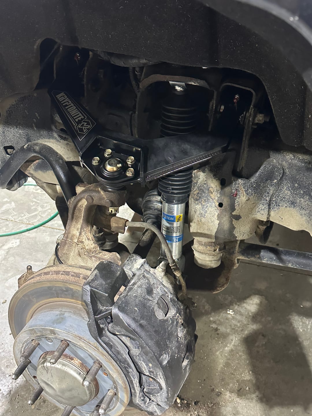 Customer photo review of 2011-2023 Duramax Bilstein 5100 Front Shock 0-1.5" (24-253161)
