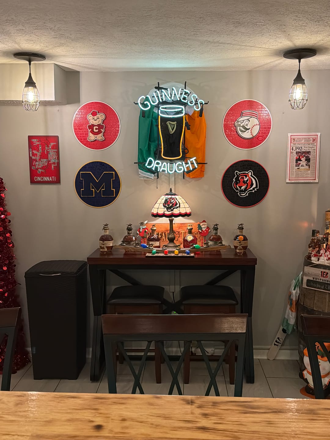 Customer photo review of Cincinnati Reds CRAFT SERIES 3D Embossed Metal Wall Art