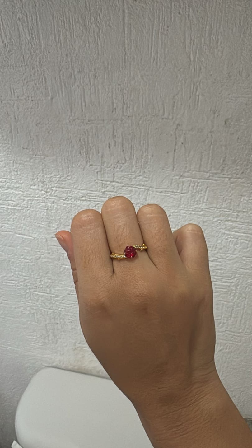 Customer photo review of ANILLO PANDORA PINCESA DISNEY BELLA Y LA BESTIA ROSA ENCANTADA ORO 14K